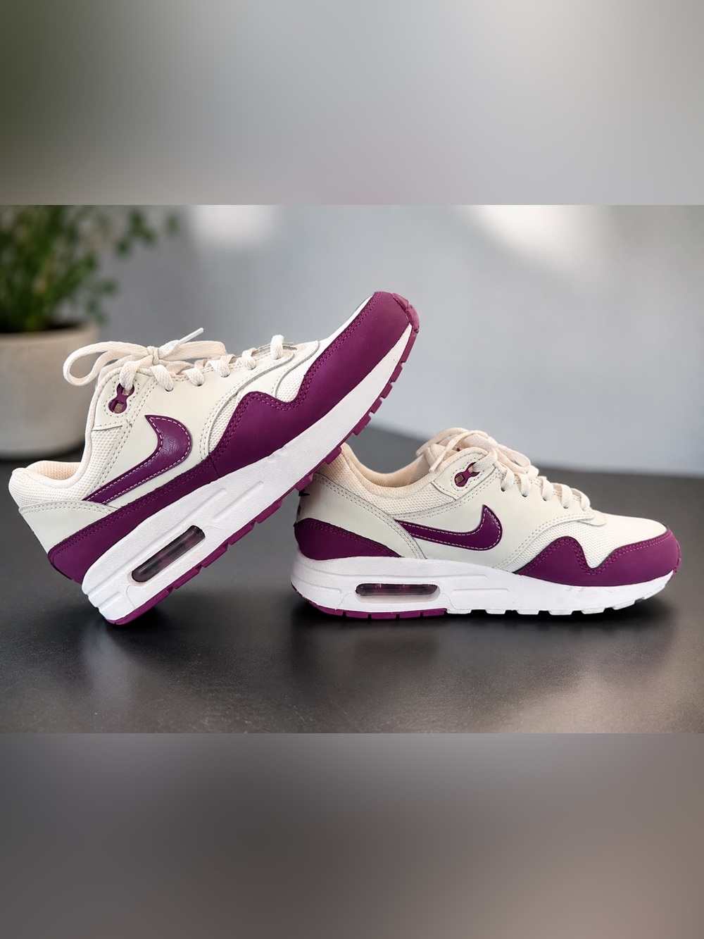 Nike Air Max 1 Sz 7.5W - Summit White/Viotech